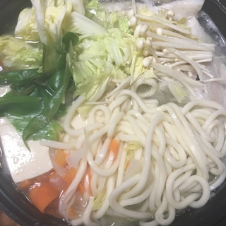 ポン酢で食べる✨うどん入り✨タラ鍋(^ ^)